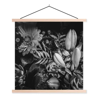 Produktbild von MuchoWow® Textilposter Blumenstrauß - Stilleben - Blumen - Pflanzen - Rot 40x40 cm mit holzfarbenen Rahmen - Posterleiste