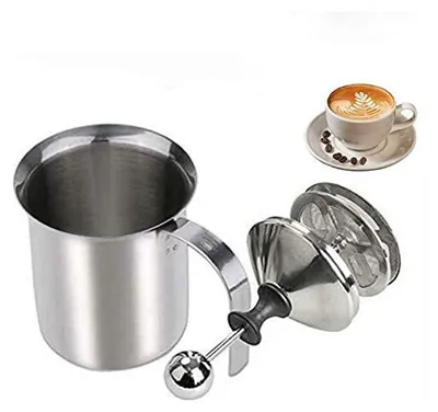 Obrázek produktu pro Nerezový pěnovač mléka, ruční, objem 800 ml, s dvojitým sítkem, vhodný pro přípravu kávy latte, horké čokolády, cappuccina a dalších nápojů s pěnou
