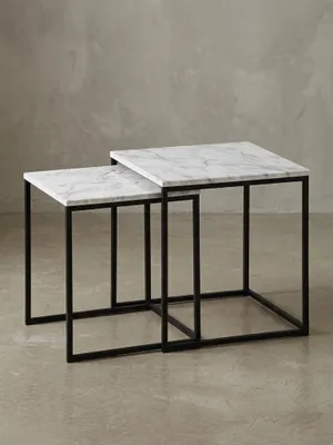 Produktbild von Design Beistelltisch 2er Set Marmor Optik Weiß, Couchtisch 2 teilig Tischgestell Schwarz, Kleine Wohnzimmertische, Moderne Satztische