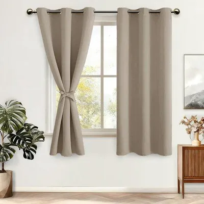 Zdjęcie produktu dla Zasłony zaciemniające, 117x137 cm - kolor taupe, z przelotkami - termoizolacyjne - idealne do sypialni