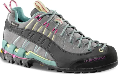 pinken Ösen und GORE-TEX-Label
