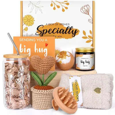 Productafbeelding van Cadeauset voor dames: Beterschapskado, verzorgingsset voor zelfzorg, met drinkglas, geurkaars, badbommen en sokken