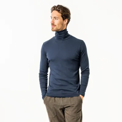 Produktbild von Herren-Rollkragen-Shirt „Helge“ in Deep Sea von Living Crafts