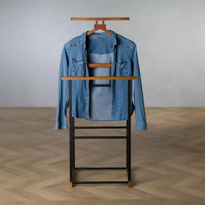Produktbild von Herrendiener KANNA vintage/schwarz - Kleiderbügel, Kleiderbutler mit Hosenablage aus Bambus, modern