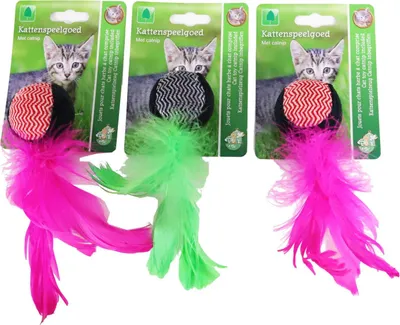 Produktbild von Katzenspielzeug Rasselball mit Federn für spielerische Aktivität und Jagdinstinkt