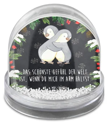 Produktbild von Mr. & Mrs. Panda Weihnachts Schneekugel Pinguine Kuscheln - Kreidetafel - Geschenk, dekoartikel, Weihnachten, Liebesbeweis, schnee kugel, Valentinstag, Freundin, Große