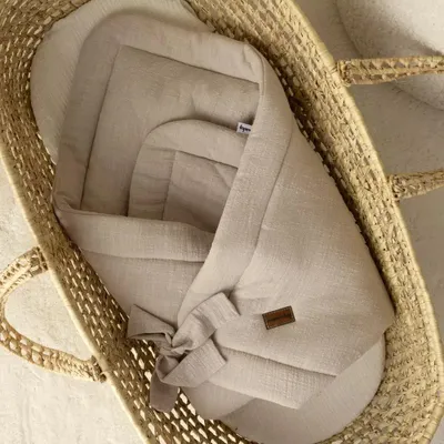 Produktbild von Muminky | Baby Einschlagdecke - 75x75 cm - Beige - Musselin-Baumwolle - Weich, Atmungsaktiv, Sicher