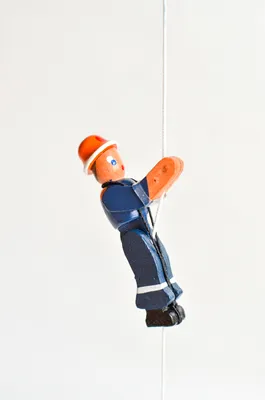 Produktbild von Holzspielzeug Kletterfigur Jugendfeuerwehr Höhe=6,5 (Kletterseil ca 45 cm)cm NEU