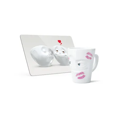 Produktbild von Fiftyeight Valentinstag Henkelbecher Geküsst 350ml Movie Edition & Frühstücksbrettchen Das süsse Leben