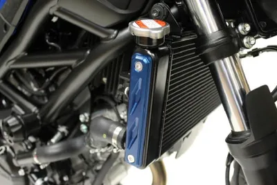 Produktbild von GILLES TOOLING Seite Kühlerschutz blau Yamaha MT-03