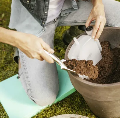 Produktbild von WINDHAGER Kniekissen für die Gartenarbeit - hält trocken, warm und schont die Gelenke