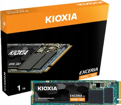 A product box and an SSD drive are shown.