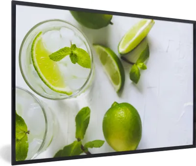 Produktbild von MuchoWow® Gerahmtes Poster Mojito-Cocktail mit Limette und Minze im Glas 30x20 cm - Poster mit Schwarzem Bilderrahmen Wandposter Rahmen Foto Bilder - Kunstdruck - Bild-Poster