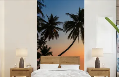 Produktbild von MuchoWow® Fototapete für Wohnzimmer oder Schlafzimmer Wandtapete Vinyl Motivtapete Sonnenuntergang auf einer tropischen Insel mit Palmen - 120x240 cm - Hintergrundbild