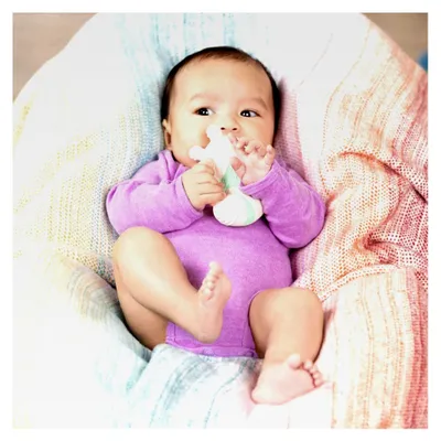 Produktbild von Weicher Beißring aus Silikon mit Quietschgeräusch – Biene, geeignet für Babys ab 0 Monaten, PVC-frei