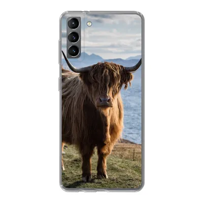 Produktbild von MuchoWow® Handyhülle Schutzhülle Hülle für Samsung Galaxy S21 Plus Schottische Highlander - Bergen - Meer Silikon Softcase Handy Hülle - Handy-Tasche