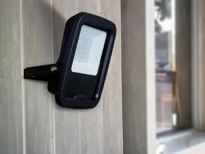 Immagine prodotto di NEDES Riflettore LED esterno professionale, 30W / 5000K / Nero - LF6023