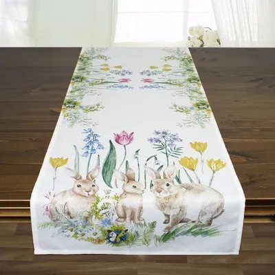 Productafbeelding van Tafelkleed van 100% polyester - 40 x 140 cm - Wasbaar - Motief: bloemen/konijnen