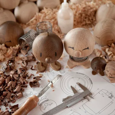 Produktbild von Hoptimist Dekofigur Bimble S Smoked Oak, Wackelfigur, Eichenholz, Dunkelbraun, 6.8 cm, 27555