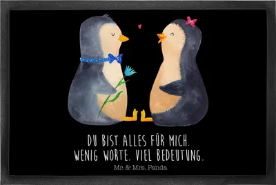Produktbild von Mr. & Mrs. Panda Schmutzmatte Pinguin Pärchen 40 x 60 cm - Schwarz - Geschenk, Schmutzfangmatte, Gummi-Fußmatte, Hochzeitstag, fußmatte, Liebe, Abtreter, Türmatte