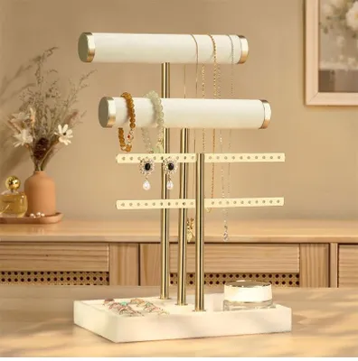 Imagen del producto de Soporte para joyas de 3 niveles - Organizador de terciopelo beige para pulseras y collares