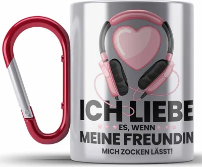 Produktbild von Trendation - Gamer Geschenk Freundin Gamer Zocken Zocker Headset Grafik Edelstahl Tasse Karabiner Geschenkidee Edelstahl Tasse Karabinern Lustig Gaming (Rot)