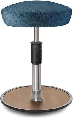 Produktbild von Sitz- Stehhocker Free Regular Hutsitz Camira Rivet Ozeanblau Chrom /Natur.