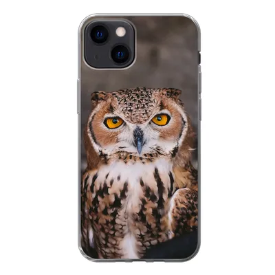 Produktbild von MuchoWow® Handyhülle Schutzhülle Hülle für iPhone 13 Braune Eule schaut direkt in die Kamera Silikon Softcase Handy Hülle - Karteninhaber