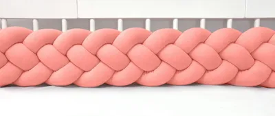 Produktbild von Bettschlange 4-strängig geflochten Velours 400 cm – Koralle | Bettumrandung Babybett Nestchen | Letino