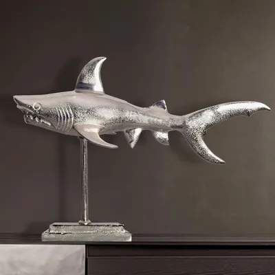 Image de WOHNLING Figurine décorative Requin Aluminium Argent Maritim 70 cm avec socle Métal Décoration Alu Moderne Décoration de table Décoration intérieure Décoration Aluminium