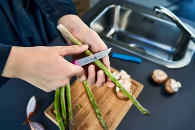 Produktbild von ZWILLING Gemüsemesser, 8 cm | Pink
