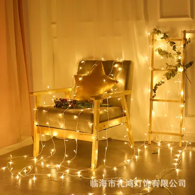 Obrázek produktu pro Světelné řetězy Eikuavons, délka 30 metrů, 300 LED diod, teplá bílá barva, 8 režimů, krytí IP44, napětí 31 V, bílé provedení, vhodné pro vánoční výzdobu a do zahrady