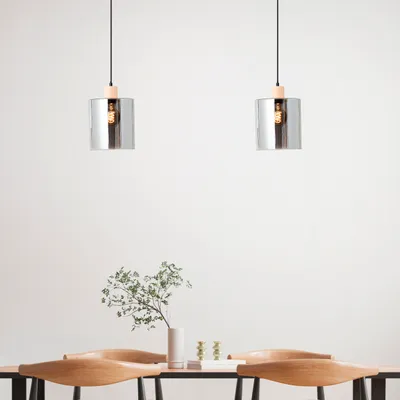 Produktbild von BRILLIANT höhenverstellbare Hängelampe WEALD | elegante Rauchglas Pendelleuchte | 1x E27 max. 40 W | 120 cm Höhe & Ø 20 cm | Metall/Glas/Holz