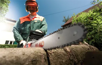 Produktbild von AL-KO Elektro-Kettensäge EKI 2200/40 (40 cm Schwertlänge, 2200 W Motorleistung, automatische Kettenschmierung, werkzeuglose Kettenspannung, geringes Gewicht 5,4 kg für geringe Kraftanstrengung)