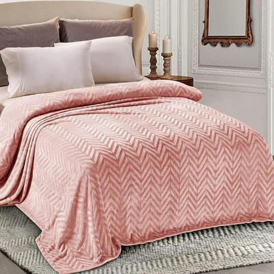 Zdjęcie produktu dla Koc polarowy 220x240 cm, różowy, wzór w jodełkę, do wnętrz