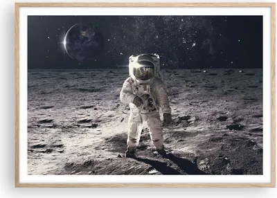 Produktbild von Gerahmtes Poster - Rahmen in heller Eiche - Mond Erde Astronaut - 100x70 cm - Wand Bild - Wanddeko - Wandbilder - Kunstposter - Wandposter - Bilderrahmen - Bilder - Kunstdruck - P2NAA100x70-4882