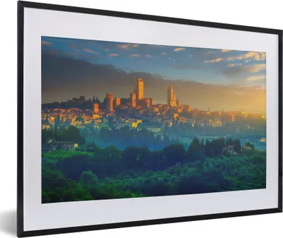 Produktbild von MuchoWow® MuchoWow® Gerahmtes Poster Sonnenaufgang über San Gimignano in der Toskana, Italien 60x40 cm - Poster mit zchwarzem Bilderrahmen - Schlafzimmer - Plakat in Rahmen - Drucken