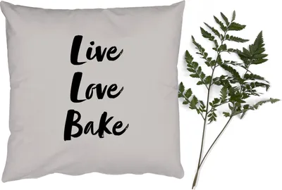 Produktbild von MuchoWow® Zierkissen Sofakissen Wohnzimmer Dekokissen 50x50 cm Zitate - Liebe - Leben Liebe Backen - Sprichwörter - Komfort - Sofakissen