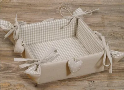 Image de Corbeille à pain en tissu LINA Beige, à carreaux & coeurs, en 20x20 cm