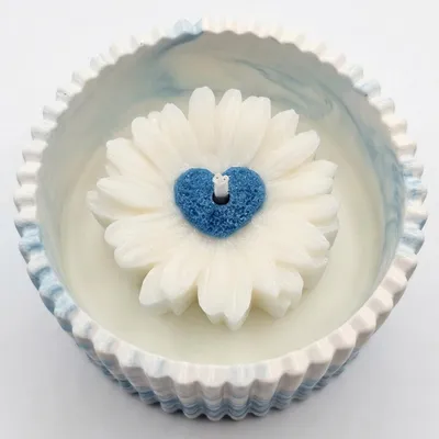 Immagine prodotto di Candela Margherita tra le nuvole - Bianca e Blu KP40122