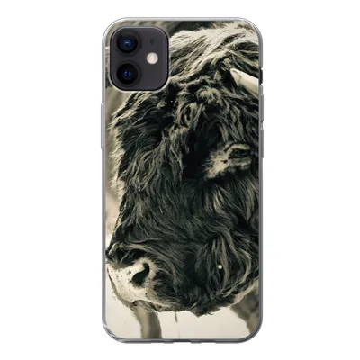 Produktbild von MuchoWow® Handyhülle Schutzhülle Hülle für iPhone 12 mini Schottischer Highlander - Schnee - Hörner Silikon Softcase Handy Hülle - Bild