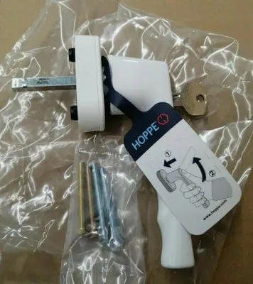 Obrázek produktu pro Okenní klika Hoppe Hamburg SecuForte bílá s klíčem
