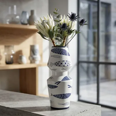 Immagine prodotto di Vaso in Vetroceramica, 14x34 cm, bianco e blu, design "Doppio pesce" di Mauro Ferretti