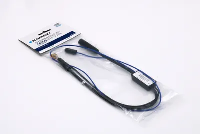 A Blaupunkt antenna splitter is shown in its packaging against a white background.