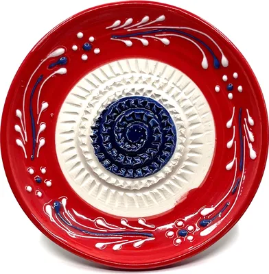 Produktbild von Kaladia Keramik Reibeteller handbemalt in Rot/Weiß/Blau - Durchmesser ca. 12cm - spülmaschinengeeignet