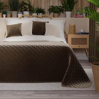 Produktbild von VELVI Gesteppte Tagesdecke - Warmes Braun - 170x210 cm