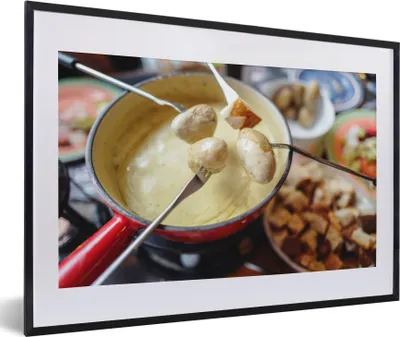 Produktbild von MuchoWow® MuchoWow® Gerahmtes Poster Käsefondue mit Brot und Kartoffeln 60x40 cm - Poster mit zchwarzem Bilderrahmen - Schlafzimmer - Plakat in Rahmen - Drucken