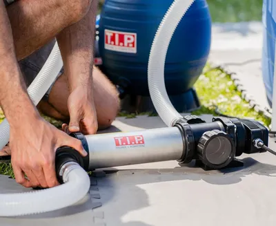Imagen del producto de Lámpara UV-C T.I.P. 30447, para piscinas y estanques de hasta 36.000 litros, 36 vatios, para la reducción de la contaminación bacteriana y la formación de algas, con control de funcionamiento