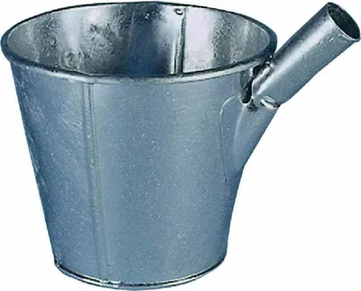 Immagine prodotto di Kerbl Jaucheschöpfer verzinkt, Schöpfer mit Tülle, 6,5 Liter 24 cm Schöpfkelle