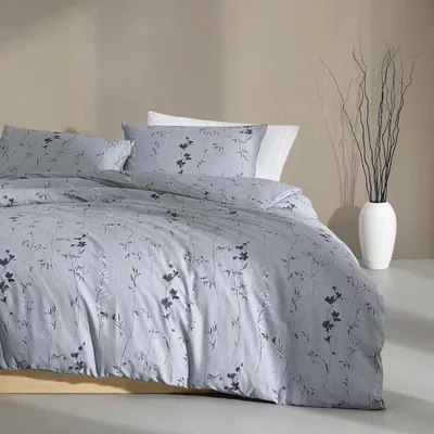 Produktbild von Calvin Klein Queen-Bettwäsche-Set, superweiche Baumwoll-Satin-Bettwäsche mit passenden Kissenbezügen, glatt und seidig, mit Blumenmuster Bedruckt (Wildblumen-Dusk Purple, Queen)